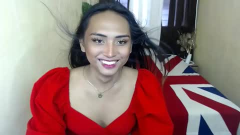 Snapshot of angela_lorey chatting on October 6, 2025, 5:05 am angela_lorey online show from October 6, 2025, 5:05 am