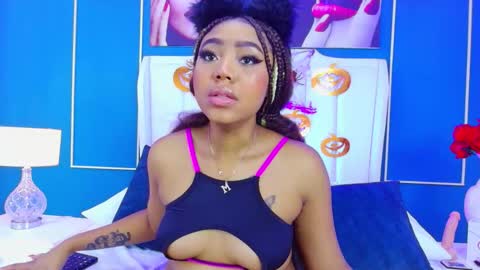 Snapshot of angela_robert chatting on October 27, 2025, 4:27 am Angela Roberts online show from October 27, 2025, 4:27 am