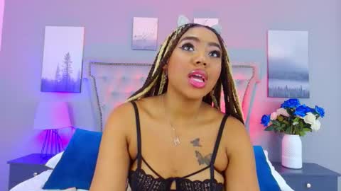 Snapshot of angela_robert chatting on November 9, 2025, 4:22 am Angela Roberts online show from November 9, 2025, 4:22 am