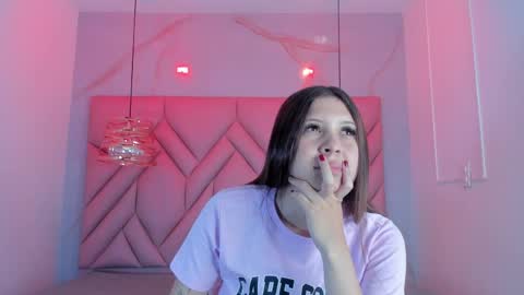 Snapshot of angelaa_cute chatting on May 28, 2026, 12:02 pm ANGELA online show from May 28, 2026, 12:02 pm
