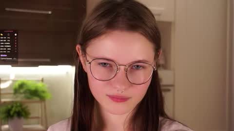 Snapshot of angelabalay chatting on September 12, 2025, 11:10 am Mary online show from September 12, 2025, 11:10 am