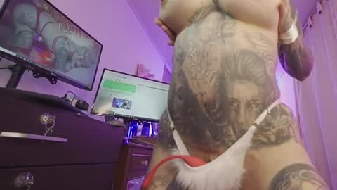 angelacianuro_ online show from March 2, 2025, 4:07 am