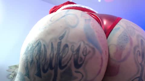 Snapshot of angelacianuro_2 chatting on December 21, 2024, 1:47 am Angela Cianuro online show from December 21, 2024, 1:47 am