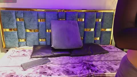 Snapshot of angelacute19 chatting on February 18, 2025, 3:42 am angelacute19 online show from February 18, 2025, 3:42 am