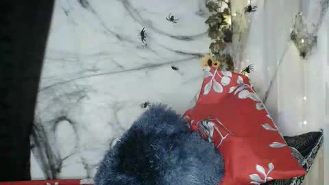 Snapshot of angelainparis28 chatting on October 13, 2025, 5:18 am ANGELA online show from October 13, 2025, 5:18 am