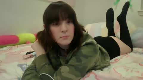 Snapshot of angelalice555 chatting on December 21, 2025, 10:00 am angelalice555 online show from December 21, 2025, 10:00 am