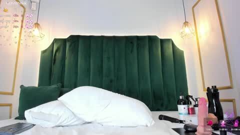 Snapshot of angelaluxi chatting on December 14, 2024, 3:36 pm Angela online show from December 14, 2024, 3:36 pm