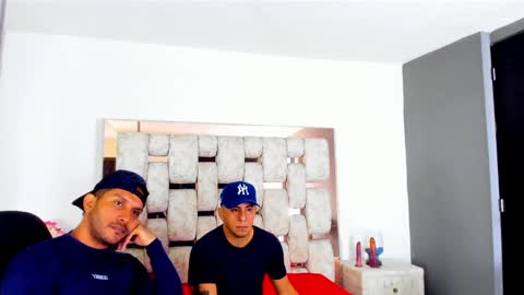 Angel And Cris online show from September 15, 2025, 12:27 pm