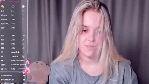 Snapshot of angelanty chatting on September 15, 2025, 3:34 pm Darsi Anty online show from September 15, 2025, 3:34 pm