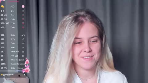 Snapshot of angelanty chatting on October 27, 2025, 3:27 pm Darsi Anty online show from October 27, 2025, 3:27 pm