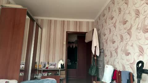 Snapshot of angelaribero chatting on April 9, 2026, 6:19 am Angel online show from April 9, 2026, 6:19 am