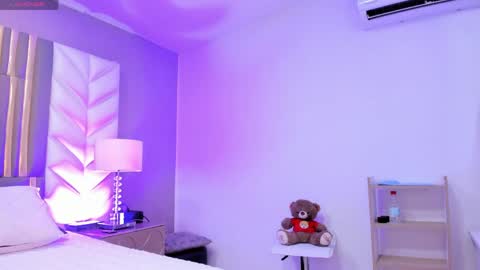 Snapshot of angelblue__ chatting on June 7, 2026, 8:12 pm angelblue online show from June 7, 2026, 8:12 pm