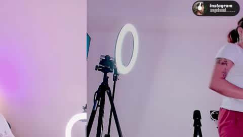 angel online show from March 18, 2026, 8:17 am