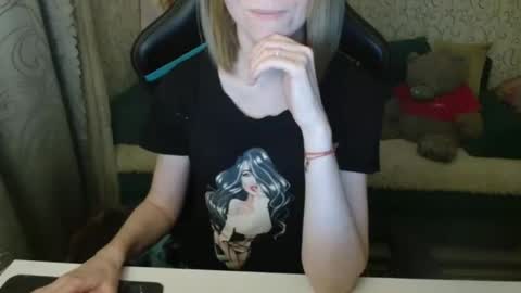 Snapshot of angelcute32 chatting on October 11, 2025, 2:59 pm AngelCute32 online show from October 11, 2025, 2:59 pm