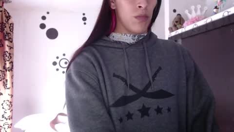 Snapshot of angele_johnson chatting on March 7, 2025, 11:27 pm angele online show from March 7, 2025, 11:27 pm