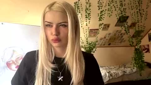 Snapshot of angelesgropper chatting on April 16, 2026, 9:10 am Lena online show from April 16, 2026, 9:10 am