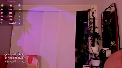 Snapshot of angelface25_ chatting on September 23, 2025, 11:08 pm . online show from September 23, 2025, 11:08 pm