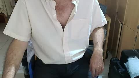 angelgarcia269 online show from April 16, 2026, 11:11 am