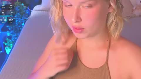 Snapshot of angelic_coy chatting on July 8, 2026, 11:26 am Angelic beauty online show from July 8, 2026, 11:26 am