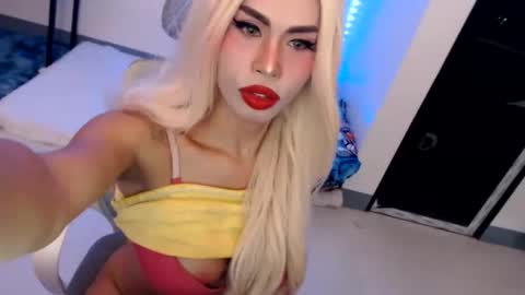 DIVINE ANGEL online show from June 6, 2026, 11:20 pm