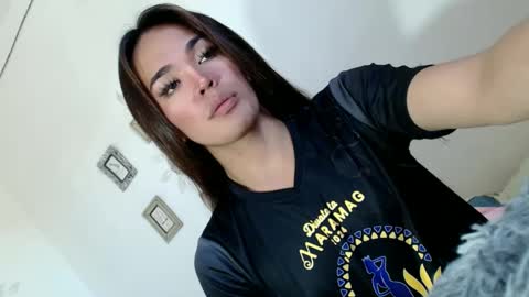 Snapshot of angelic_slutxx chatting on December 4, 2024, 3:15 am Yhanna online show from December 4, 2024, 3:15 am