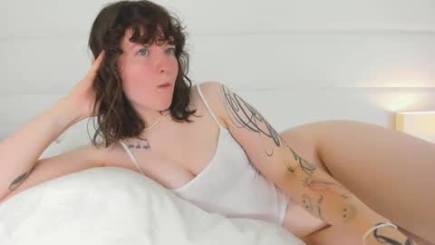 Angelic online show from July 4, 2026, 2:29 am