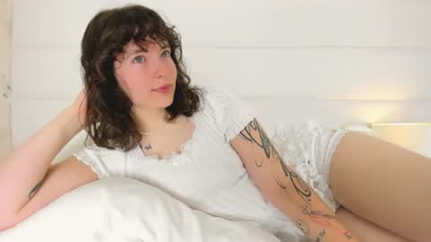 Angelic online show from July 21, 2026, 2:47 am