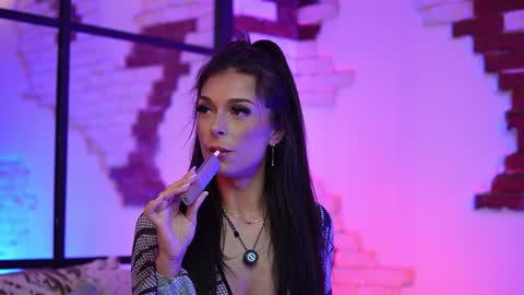 Snapshot of angelinagia chatting on January 18, 2025, 1:19 am Angelina online show from January 18, 2025, 1:19 am