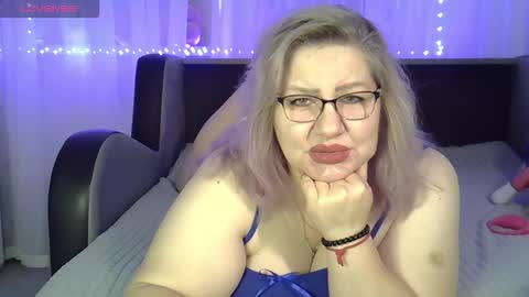 Snapshot of angelinaglam chatting on October 14, 2025, 8:59 am AngelinaGlam online show from October 14, 2025, 8:59 am