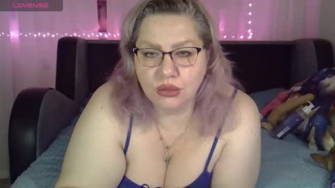 Snapshot of angelinaglam chatting on October 25, 2025, 5:08 pm AngelinaGlam online show from October 25, 2025, 5:08 pm