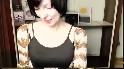 Snapshot of angelinalov_ chatting on July 9, 2026, 8:07 am Angelina online show from July 9, 2026, 8:07 am