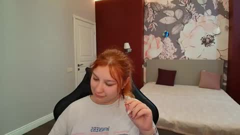 AngelinaLow online show from June 5, 2026, 11:27 am