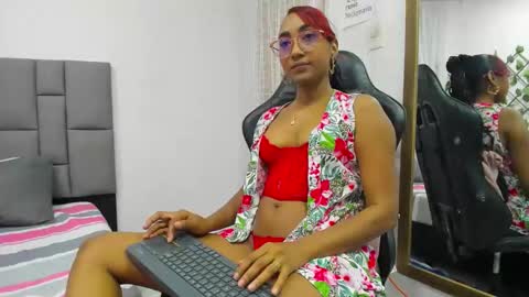 Snapshot of angelinamurphy chatting on February 9, 2025, 2:38 am AngelinaMurphy online show from February 9, 2025, 2:38 am
