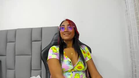 Snapshot of angelinamurphy chatting on February 18, 2025, 2:05 am AngelinaMurphy online show from February 18, 2025, 2:05 am