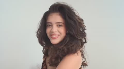 Snapshot of angelinarosss_ chatting on July 16, 2026, 8:04 pm online show from July 16, 2026, 8:04 pm