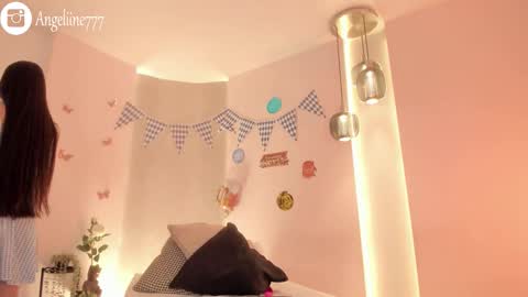 Angeline  online show from October 3, 2025, 11:40 am