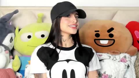 Angeline Smith  online show from September 30, 2025, 3:00 am