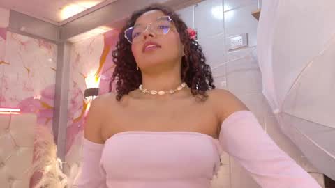 angeline_scot online show from April 28, 2026, 12:21 pm
