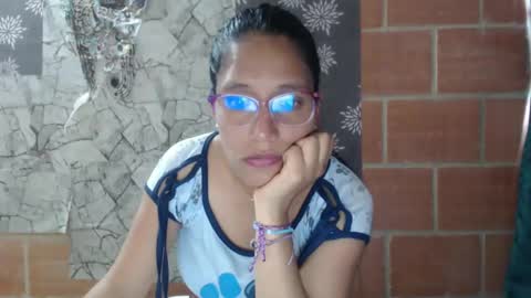 Snapshot of angelitaa_hot chatting on February 20, 2025, 12:25 pm angela online show from February 20, 2025, 12:25 pm
