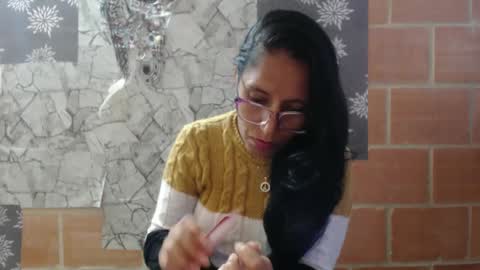 Snapshot of angelitaa_hot chatting on March 5, 2025, 3:07 pm angela online show from March 5, 2025, 3:07 pm