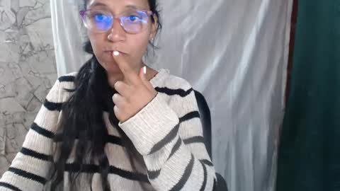 Snapshot of angelitaa_hot chatting on September 16, 2025, 2:01 am angela online show from September 16, 2025, 2:01 am