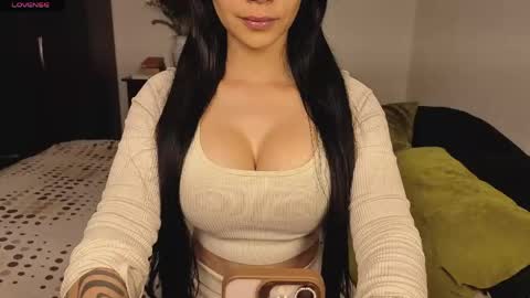 Snapshot of angellaisabella chatting on May 4, 2026, 11:12 pm ANGELA ISABELLA online show from May 4, 2026, 11:12 pm