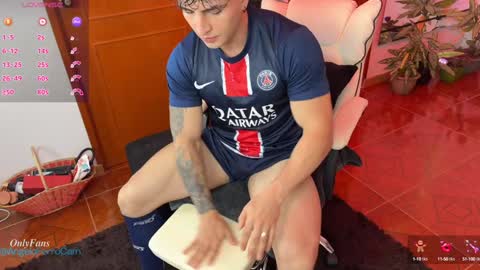 Snapshot of angeloferro1 chatting on December 9, 2024, 3:44 pm Angelo Ferro online show from December 9, 2024, 3:44 pm