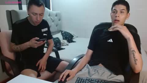 Snapshot of angeloo_666 chatting on November 10, 2025, 7:02 pm angeloo 666 online show from November 10, 2025, 7:02 pm