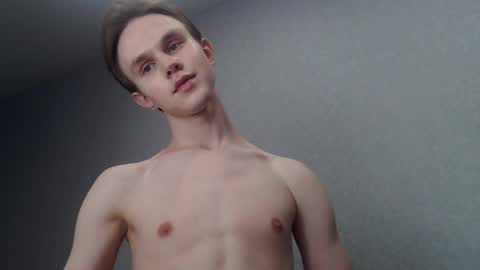 Snapshot of angelraaay chatting on January 21, 2025, 4:27 pm Angel online show from January 21, 2025, 4:27 pm