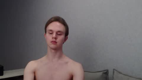 Snapshot of angelraaay chatting on February 19, 2025, 12:33 pm Angel online show from February 19, 2025, 12:33 pm