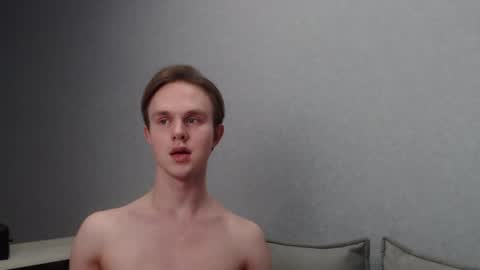 Snapshot of angelraaay chatting on February 19, 2025, 3:38 pm Angel online show from February 19, 2025, 3:38 pm