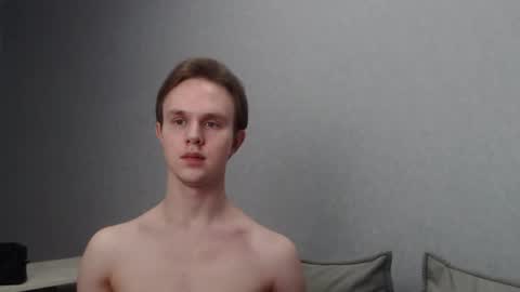 Snapshot of angelraaay chatting on March 6, 2025, 9:42 pm Angel online show from March 6, 2025, 9:42 pm