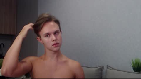 Snapshot of angelraaay chatting on September 26, 2025, 9:13 am Angel online show from September 26, 2025, 9:13 am