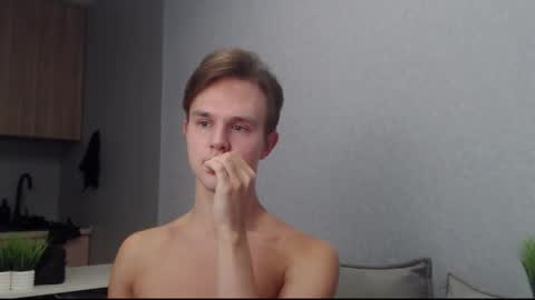 Snapshot of angelraaay chatting on October 19, 2025, 8:37 am Angel online show from October 19, 2025, 8:37 am